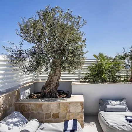 The Sixth - Luxury Penthouse Apartment